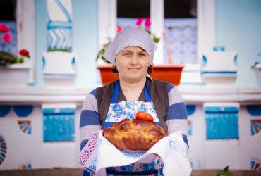 Україна і Молдова мають спільні традиції, свята та кулінарію. Дізнайтесь про їхні культурні схожості, звичаї та гастрономічні особливості в цій докладній статті.