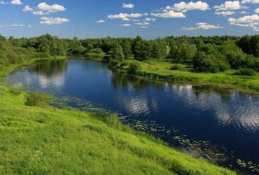 Що означає сон, у якому ви гуляєте біля річки? Детальний розбір тлумачень сну залежно від деталей, емоцій та дій уві сні.