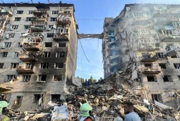 Внаслідок атаки на Київ 17 червня загинули 14 людей, 60 постраждали. Зруйновано під’їзд, триває розбір завалів. Зафіксовано понад 27 уражень.