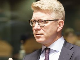 Данія планує одночасно просувати Україну та Молдову на шляху до членства в ЄС, незважаючи на юридичні та політичні виклики переговорного процесу.