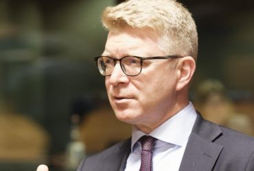 Данія планує одночасно просувати Україну та Молдову на шляху до членства в ЄС, незважаючи на юридичні та політичні виклики переговорного процесу.