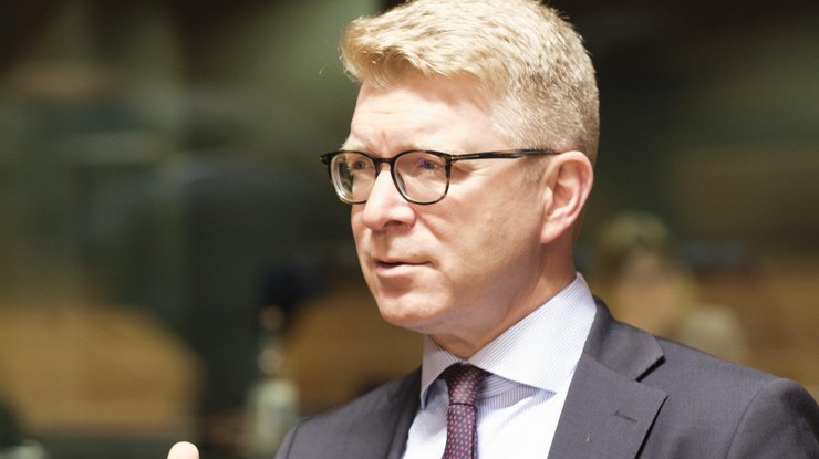 Данія планує одночасно просувати Україну та Молдову на шляху до членства в ЄС, незважаючи на юридичні та політичні виклики переговорного процесу.