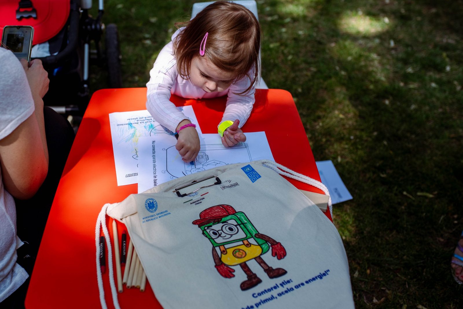Тисячі мешканців Кишинева взяли участь у фестивалі Sun Dă-i Fest 2025, присвяченому екологічним технологіям, сталому розвитку та зеленим інноваціям.
