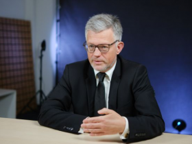 Андрій Мельник