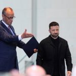 Канцлер Мерц заявив про вичерпані дипломатичні шанси завершити війну в Україні. Німеччина підтримує Київ і приховує постачання зброї.