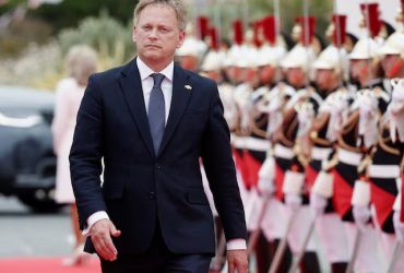 У Великій Британії засудили чоловіка, який передав особисті дані ексміністра оборони Шаппса особам, яких вважав агентами Росії.