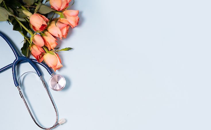 День медичного працівника 27 липня — професійне свято лікарів та медиків. Як святкують в Україні та світі, ідеї привітань, вірші, проза та традиції.