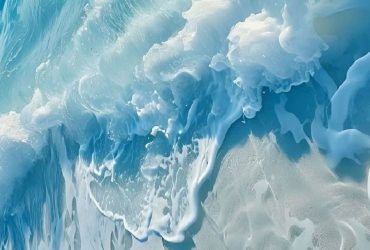 Що означає сон про океан? Дізнайтеся, до чого сниться гладь води, спокійна поверхня, буря в океані чи просто милування ним — повне трактування сну.