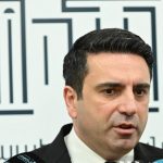 Спікер парламенту Вірменії Ален Симонян запропонував розглянути блокування російських телеканалів через їхній вплив на внутрішні справи країни.