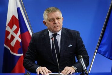 МЗС України різко відреагувало на заяву прем'єр-міністра Словаччини Роберта Фіцо, який порівняв Україну з травою в контексті майбутнього саміту між Трампом і Путіним.