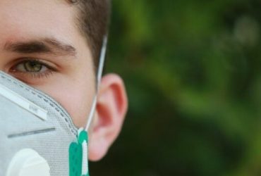 Новий штам коронавірусу Stratus виявлено в Україні. Швидко поширюється, але не викликає важкого перебігу. Вакцинація — головний захист від вірусу.