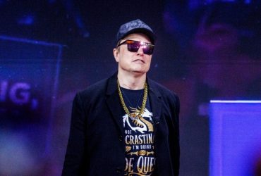 Штучний інтелект Grok потрапив у скандал після витоку 370 тисяч чатів, що містять небезпечні поради, в тому числі з виготовлення наркотиків і вибухівки.