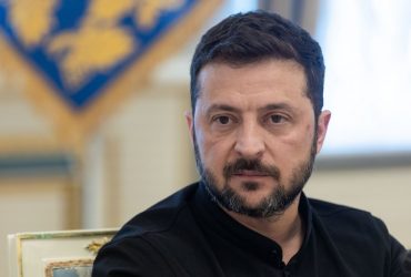 Зеленський анонсував спрощення перетину кордону для чоловіків до 22 років. Уряд працюватиме над змінами разом з військовим командуванням.