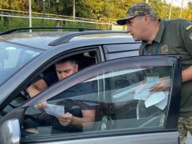 Молдова заборонила в’їзд українських авто без сертифіката техогляду. Також потрібні паспорт, права, «Зелена карта» та віньєтка.