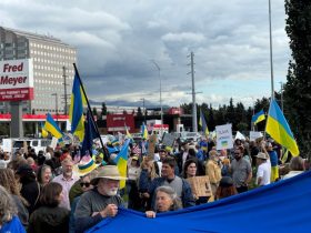 На Алясці перед самітом Трампа та Путіна відбувся проукраїнський мітинг на підтримку України та проти приїзду російського президента.