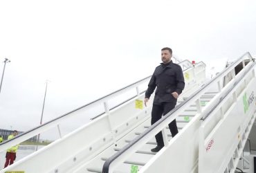 Зеленський прибув до Німеччини для участі в онлайн-переговорах з Трампом, європейськими лідерами та НАТО. Зустрічі з Мерцом та коаліцією охочих заплановані