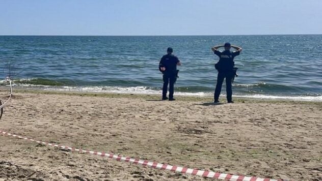 На пляжі Затоки під Одесою вибухнули морські міни, загинуло троє людей. Поліція наголошує на небезпеці і заборонених зонах для купання