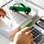 Найдешевша автоцивілка в Україні у 2025 році коштує 4 941 грн. Ціни зросли через нові ліміти виплат і скасування франшизи за законом №3720-ІХ.