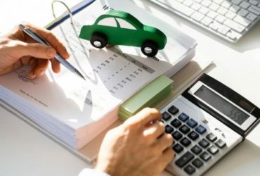 Найдешевша автоцивілка в Україні у 2025 році коштує 4 941 грн. Ціни зросли через нові ліміти виплат і скасування франшизи за законом №3720-ІХ.