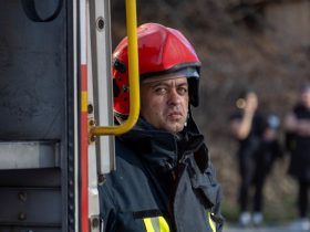 У Київській області в ніч на 14 вересня стався вибух боєприпасів у поїзді. Пошкоджена залізниця, затримки рейсів до 3 годин, поліція розслідує інцидент.