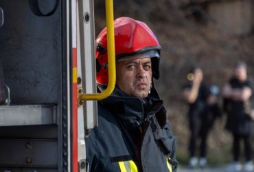 У Київській області в ніч на 14 вересня стався вибух боєприпасів у поїзді. Пошкоджена залізниця, затримки рейсів до 3 годин, поліція розслідує інцидент.