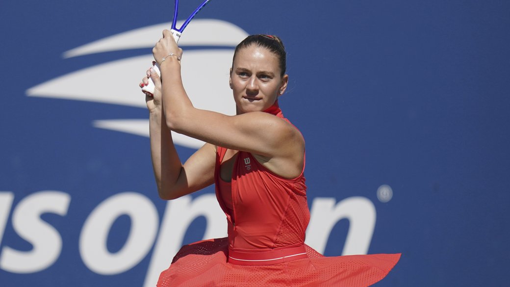 Марта Костюк стала першою українкою, яка вийшла до 1/8 фіналу US Open одночасно в одиночному та парному розрядах, встановивши національний рекорд.