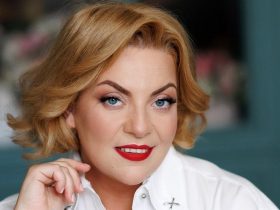 Наталія Холоденко вийшла на червону доріжку Венеційського кінофестивалю у сукні Zimmermann вартістю 223 тисячі гривень, що спричинило бурхливе обговорення.