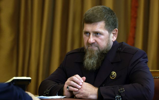 У Кадирова відмовили нирки: очільника Чечні госпіталізували Голова Чечні Рамзан Кадиров перебуває в лікарні через відмову нирок. За даними джерел, у Кремлі вже обговорюють можливу зміну керівництва регіону