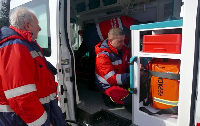 Новий теракт у Миколаєві: поранено семеро поліцейських на АЗС У Миколаєві на АЗС стався вибух: семеро поліцейських отримали поранення, двоє у тяжкому стані. Подію кваліфіковано як теракт.
