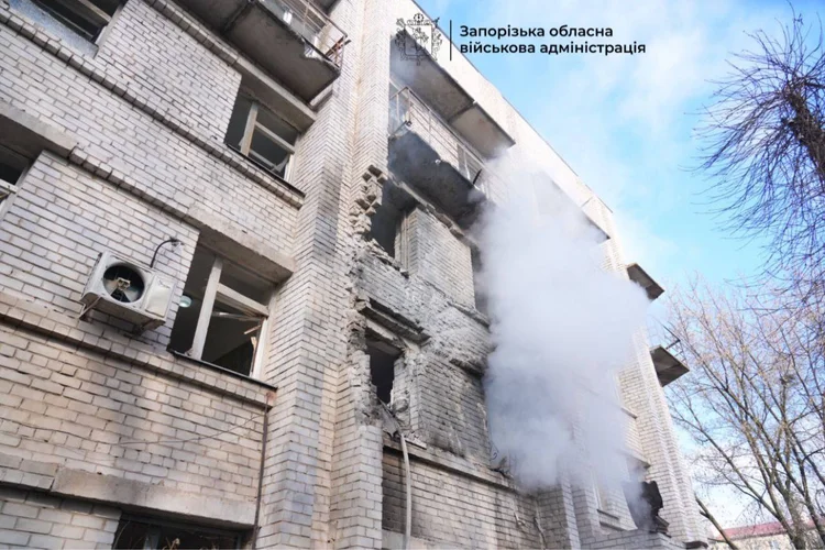 Війська рф вдарили по пологовому будинку у Запоріжжі: постраждали шість осіб