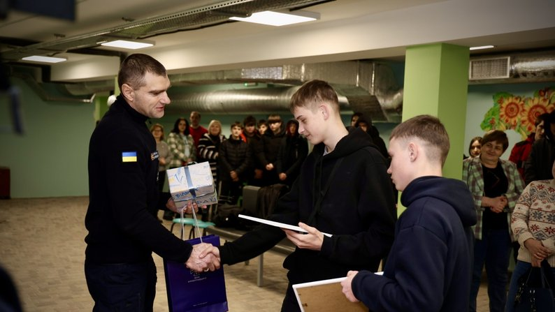На Кіровоградщині відзначили двох старшокласників за порятунок дитини з ополонки на Інгульці