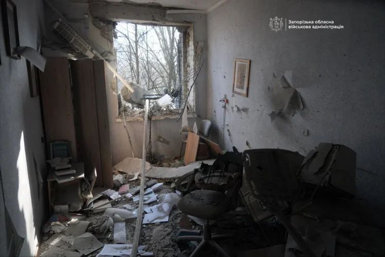 Війська рф вдарили по пологовому будинку у Запоріжжі: постраждали шість осіб