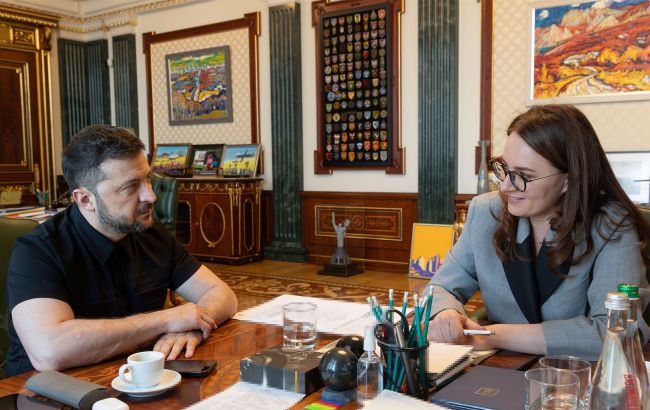 Зеленський анонсував перезавантаження Кабміну: що відомо про відставку Свириденко та нові кадрові рішення Зеленський анонсував оновлення Кабміну. Що відомо про відставку Юлії Свириденко, можливих кандидатів на посаду прем'єра та строки голосування у Раді.