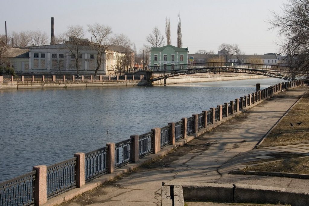 Річка Інгул і набережна в Кропивницькому