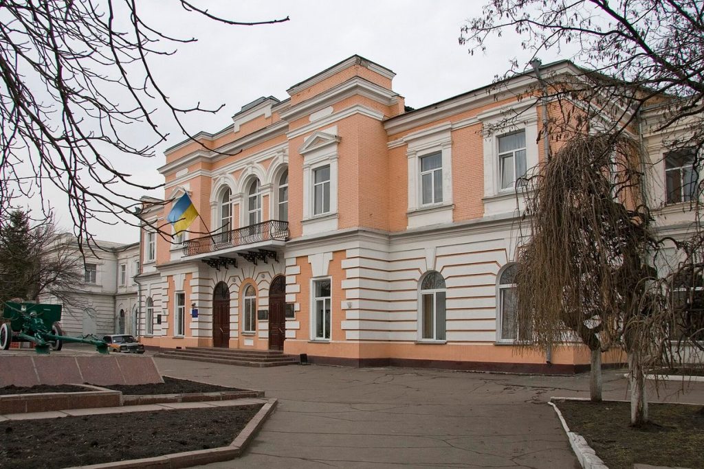 Історична будівля колишньої чоловічої гімназії на вулиці Шевченка, 3 у Кропивницькому