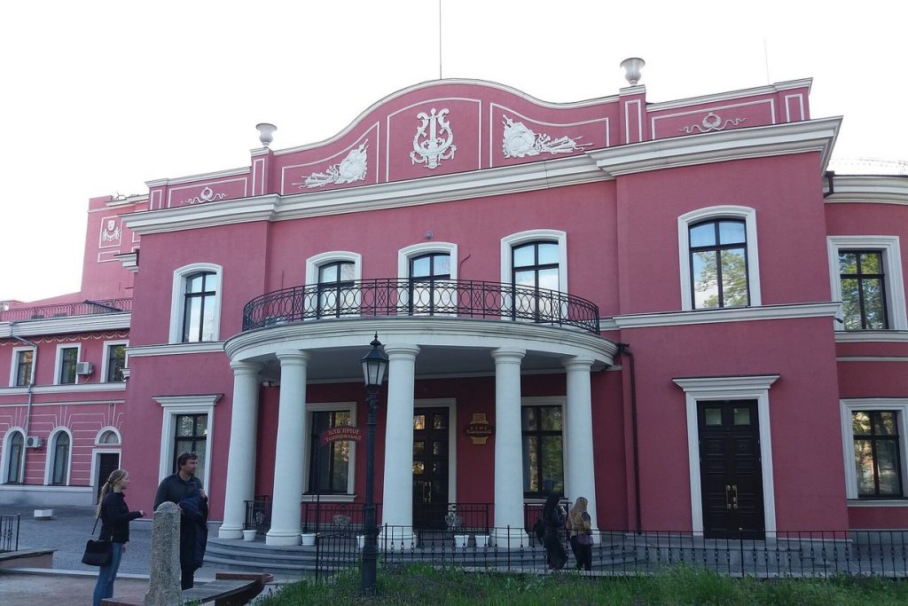 Будівля театру імені Марка Кропивницького на вулиці Театральній, 4